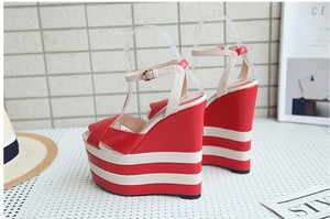 העקב גבוה פלטפורמת סנדלי נשים נעלי 2021 קיץ פטנט עור סנדלים בעבודת יד OEM & ODM - Product Image 5