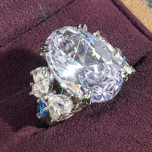 Anello da Donna T0750 in Oro Bianco con Diamante Taglio a Pera Naturale Colore D, Gioiello di Fidanzamento - Product Image 6