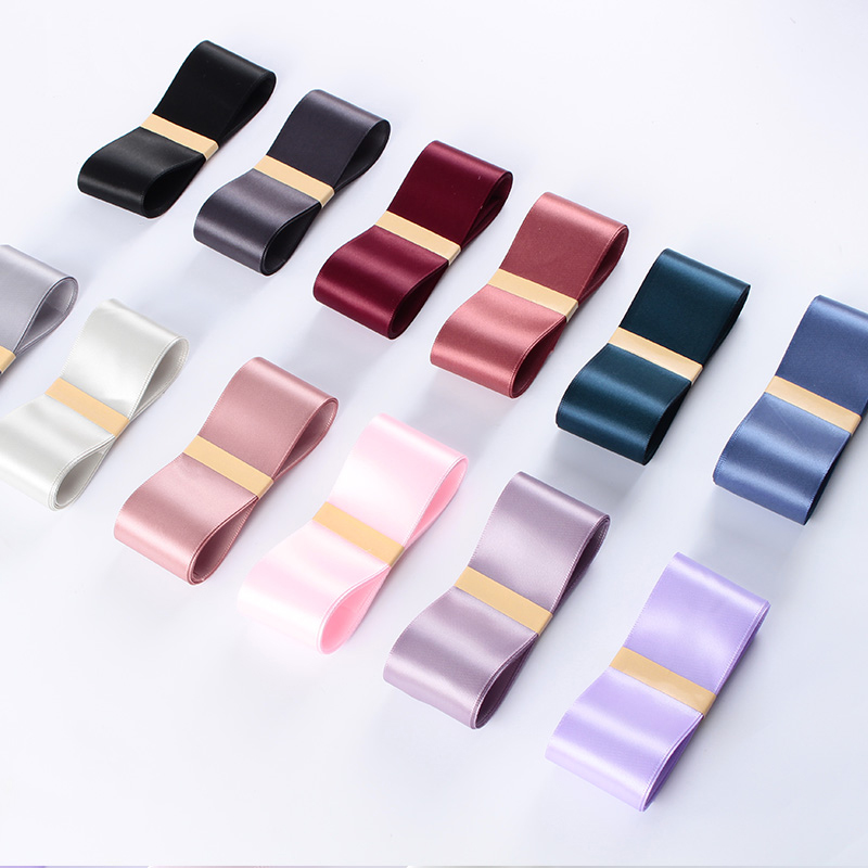 В Горошек Оптовая Продажа великолепной твердой полиэстерные Ленточные многоцветный 2,5 см x для использования на глубине до 45 м розовые цветы подарочная упаковочная лента