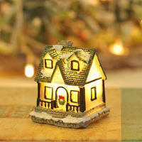Décorations de maison de Noël en forme de maison de neige lumineuse de dessin animé, paysages miniatures sculptés artistiques, villas en résine, artisanat pour maisons - Souvenir