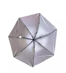 雨のためのロゴが付いているプロモーションの安いカスタム雨の日よけ3つの折りたたみ式全自動防風傘の太陽