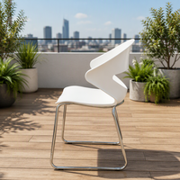 Chaise empilable moderne avec structure en métal et coque en plastique pour hôtel, école, parc, utilisation en extérieur