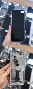 Display LCD AMOLED Originale con Touch Screen e Cornice per Samsung Z Flip 2, Flip3, Flip4, Flip 5, <span class=keywords><strong>6</strong></span> per Riparazione Schermi di Telefoni Cellulari - Product Image 2