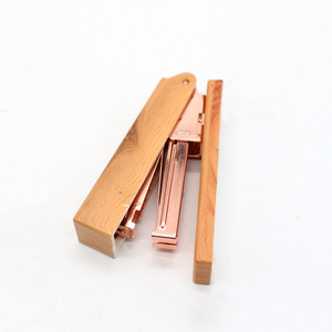 थोक टिकाऊ आधुनिक मैनुअल लकड़ी स्टेशनरी कार्यालय स्टेशनरी डेस्कटॉप सामान बुक पेपर स्कूल कार्यालय उपयोग - Product Image 4