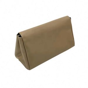 Free Sample Wholesale Flexible Durable PU Women'S Bags Megnetic Button Outdoor Activity <b>Make</b> Up Bags For Ladies - Product Image 4