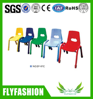 Mobilier de jardin d'enfants à motif personnalisé Bureau d'étude en bois coloré pour enfants Table et chaise pour enfants avec cadre en métal solide