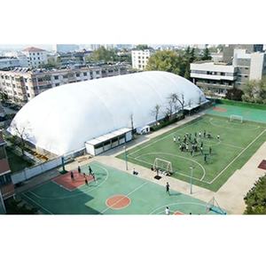 Grands Dômes Sportifs Gonflables : Solution Tout Temps pour Terrains de Football Scolaires - Product Image 1