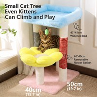Mobilier pour chat compact à deux niveaux, avec maisonnette pour chat à motif floral, arbre d'activités multi-niveaux et griffoir en sisal, idéal pour chatons et gain de place