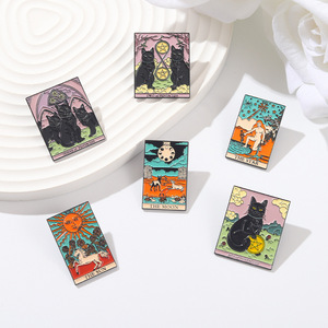 Set Lencana Pin Kerah Kartu <span class=keywords><strong>Tarot</strong></span> Ramalan Kustom Pin Enamel <span class=keywords><strong>Tarot</strong></span> Kucing Hitam Imut Kartun Logam untuk Topi - Product Image 4