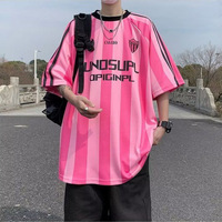 Maillot de football rose style unique OEM ODM pour homme, été 2026, coupe ample, respirant, en maille 180g, à séchage rapide, avec lettres, manches courtes