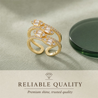 Bague Serpentine Double Tête de Serpent en Plaqué Or 18K avec Zircon Cubique pour Femme - Vente en Gros - Bijoux Visuteria