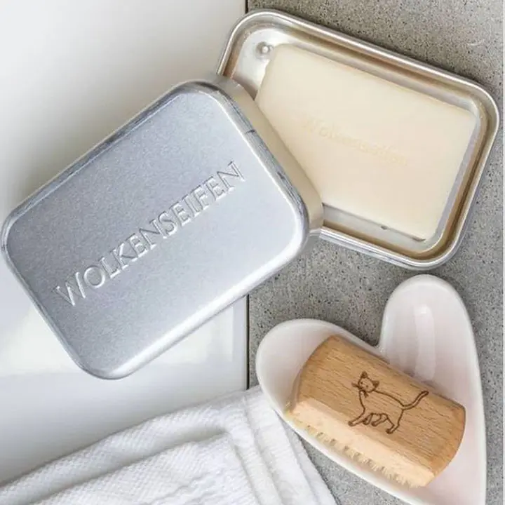 Logo in rilievo personalizzato strato di scarico portatile scatola di sapone di latta di alluminio contenitore vuoto scatole di sapone di latta portasapone da viaggio popolare