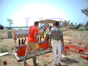 Transplanteuse <span class=keywords><strong>de</strong></span> légumes agricoles Machine <span class=keywords><strong>de</strong></span> plantation <span class=keywords><strong>de</strong></span> semis <span class=keywords><strong>en</strong></span> <span class=keywords><strong>pot</strong></span> à haute efficacité pour les champs et les crêtes - Product Image 6