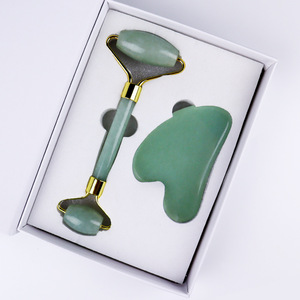 Gmagic Natural <span class=keywords><strong>Original</strong></span> Jade <span class=keywords><strong>Rodillo</strong></span> <span class=keywords><strong>de</strong></span> masaje facial <span class=keywords><strong>Cuarzo</strong></span> Rosa <span class=keywords><strong>Rodillo</strong></span> <span class=keywords><strong>de</strong></span> jade Gua Sha Set <span class=keywords><strong>Rodillo</strong></span> <span class=keywords><strong>de</strong></span> belleza facial Herramientas para el cuidado <span class=keywords><strong>de</strong></span> la piel - Product Image 4