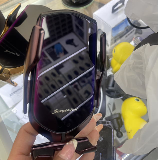 GSCASE New Products Universal 5 to 6.9 Inch R2 Automatic Mobile Phone Wireless Charger Car Holder for Iphone for Samsung