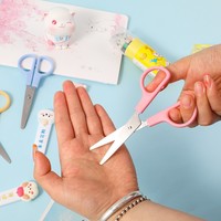 Poignée en plastique Dernière conception Ciseaux de coupe de papier pour étudiants Lame en acier inoxydable multi-usages Ciseaux à poignée en plastique