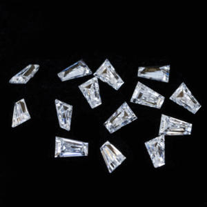 Moissanita al por Mayor, Gema de Moissanita Suelta, Corte Baguette Cónico, Calidad Charles VVS - Product Image 3