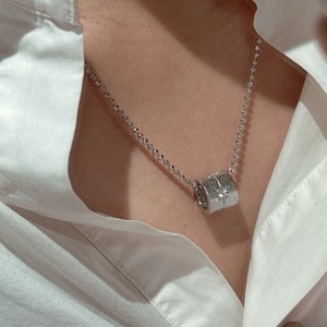 Abalorio de Plata de Ley S925 con Diseño de Estrella de Seis Puntas Estilo Antiguo, Simple y Neutral para Otoño e Invierno, Incrustaciones de 18K, Diseño de Nicho de un Solo Artículo - Product Image 3