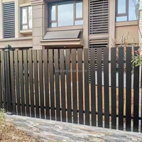 Rampe de balcon et d'escalier extérieure en aluminium moderne de très haute qualité, mains courantes noires pour villas et hôtels
