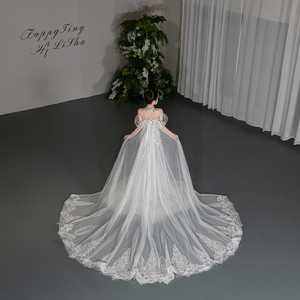 Robe de mariée moderne Gt101 style sirène, avec perles et traîne chapelle, pour soirée formelle ou événement. - Product Image 3