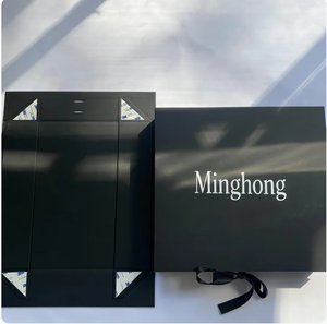 Caja <span class=keywords><strong>de</strong></span> Regalo Negra <span class=keywords><strong>de</strong></span> Lujo Personalizada con MOQ Bajo, 100 Unidades en Existencia para Entrega Rápida, con Cierre Magnético <span class=keywords><strong>de</strong></span> Cinta para Pequeños Negocios <span class=keywords><strong>de</strong></span> Ropa - Product Image 1