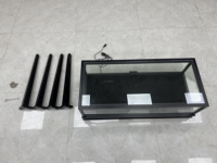 Lemari pajangan perhiasan dengan rangka logam, pemasangan mudah, kaca tempered transparan yang dapat dilepas, dan lampu LED.