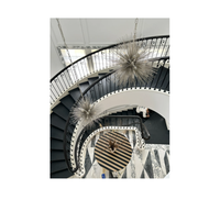Escalier en fer forgé artistique, escalier en fonte vintage, escalier de bâtiment historique pour la rénovation de musées