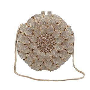 Sac de soirée élégant pour femme avec fleurs et strass, pochette tournesol, sac à main tendance pour cocktail et soirée dansante - Product Image 1