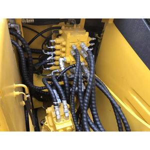 Petite pelleteuse sur chenilles japonaise utilisée pelles à main Komatsu 110-8/11 tonnes machines de construction hydrauliques haute performance en vente - Product Image 3