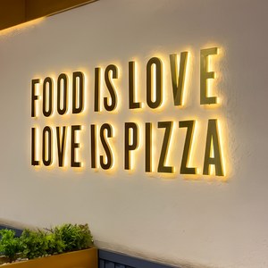 Letras Acrílicas de Corte Láser LC Sign, Letrero Personalizado para Logotipo de Empresa y Letreros de Recepción, Letrero para Salón - Product Image 1