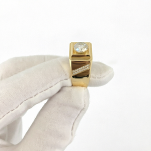 Anillo de Hombre de Plata de Ley 925 con Moissanita de Corte Brillante Redondo y Engaste de Garras, Venta al por Mayor de Joyería para Boda y Compromiso de Husky Factory - Product Image 1