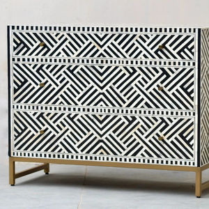 เฟอร์นิเจอร์ 3 ลิ้นชัก งานฝีมือคุณภาพเยี่ยม ดีไซน์ออพติคอลสีดำ ประดับด้วยงานฝังกระดูก สง่างามเหนือกาลเวลา เหมาะสำหรับห้องนั่งเล่นสไตล์ฟาร์มเฮาส์ - Product Image 1