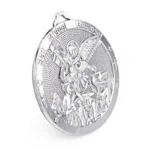 Dije Colgante Religioso <span class=keywords><strong>de</strong></span> San Miguel Arcángel <span class=keywords><strong>de</strong></span> 76 mm Bañado en Plata, Joyería Católica <span class=keywords><strong>de</strong></span> Aleación - Product Image 5