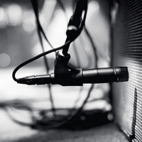 M57 Microphone vocal dynamique de style classique Instrument audio Micro cardioïde professionnel avec câble, pour instruments, batterie