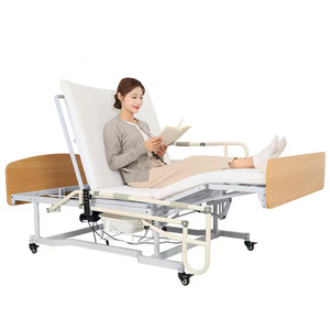 Cama de enfermería eléctrica Maedest MD-A11 con barandillas de madera y orificio para inodoro para uso en el hogar - Product Image 3