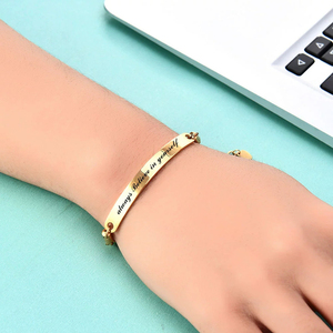 Pulsera de Cadena de Acero Inoxidable Dorado con Grabado Personalizado, Placa Curvada con Corazón, Regalo de Aniversario para Mujeres y Niñas - Product Image 2
