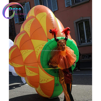 Costume gonflable géant pour défilé publicitaire avec une grande coquille d'escargot