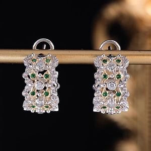 Eleganti Orecchini Bicolore Traforati per Donne, Gioielli Chic per Uso Quotidiano - Product Image 3