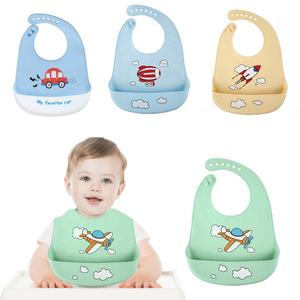 Bavoirs pour bébé personnalisés en gros, bavoirs d'alimentation imperméables pour bébé, bavoirs en silicone souple écologiques avec récupérateur de miettes - Product Image 1