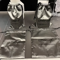 Sac à poussière en satin personnalisé de luxe avec logo, emballage pour extensions de cheveux, sacs en satin de soie avec cordon de serrage et logo