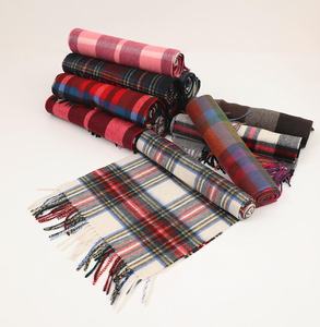 Écharpe longue unisexe en cachemire à carreaux, douce, motif écossais, avec franges finies à la main, respirante, pour automne-hiver - Product Image 4
