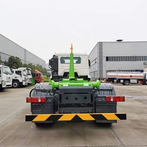 Camion de collecte des déchets Sinotruk Howo 6X4 fiable avec système de levage à crochet pour les centres de recyclage et le transport de déchets commerciaux - Product Image 5