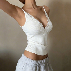 Camisole décontractée respirante et écologique pour femmes, coupe ajustée, col en V, bordure en dentelle, tricot côtelé - Product Image 3
