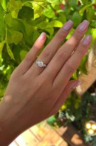 Bague de Fiançailles et de Mariage en Or Massif avec Diamant Naturel 100% de 1 Carat, Sertissage Classique à Griffes, Motif Croix, Feuille et Branche - Product Image 2