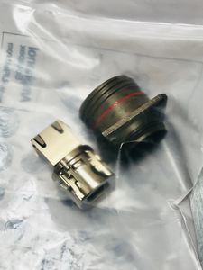 Conector Ethernet RJFTV21G RJ45 Cat5e con Magnéticos, Tamaño 21 MIL-DTL-38999, Carcasa Roscada, IP68 - Product Image 3
