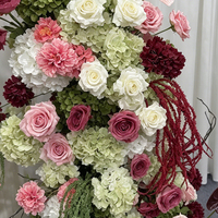 Ensemble de colonnes florales artificielles rose, vert et bordeaux pour arrangement floral de mariage