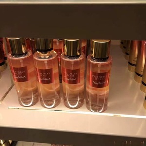 Loción Corporal Perfumada Victoria's Secret, Aroma Duradero, Pétalos de Terciopelo, Humectante Nutritivo, 250 ml - Product Image 1
