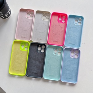 Funda de teléfono magnética fuerte de silicona líquida de alta calidad funda de <span class=keywords><strong>cargador</strong></span> <span class=keywords><strong>inalámbrico</strong></span> para <span class=keywords><strong>iPhone</strong></span> 16 Pro Max 17 Pro 1514 13 12 - Product Image 2