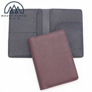 Cartera de viaje de cuero genuino Sublimación personalizada RFID Pasaporte Logo en relieve Elegante Tarjeta de viaje de negocios Porta Pasaporte - Product Image 2