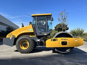 Compacteur routier de 14 tonnes XS143J, équipement de compactage 315N/cm pour l'ingénierie routière, les routes minières et les opérations de terrassement à grande échelle - Product Image 6